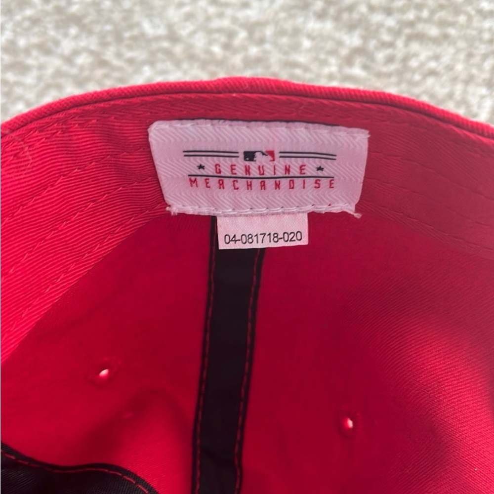 Fan Favorite Cincinnati Reds baseball Cap - Picture 4 of 4